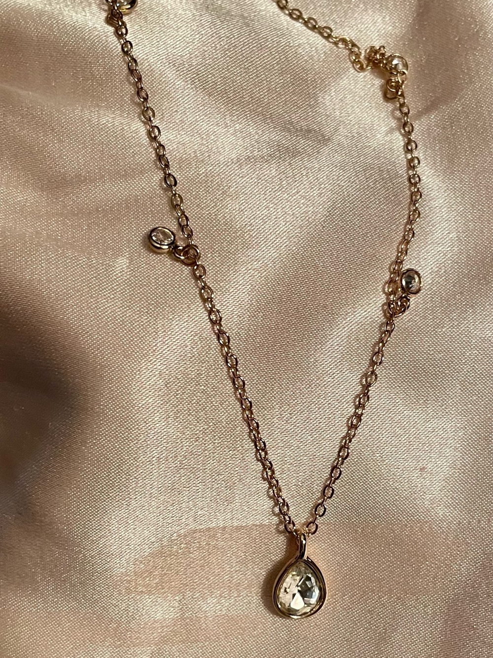 ETTIKA Dripping Crystals Drop Necklace 18k Gold Plated CZ w/Pouch *NWT* - Picture 14 of 16